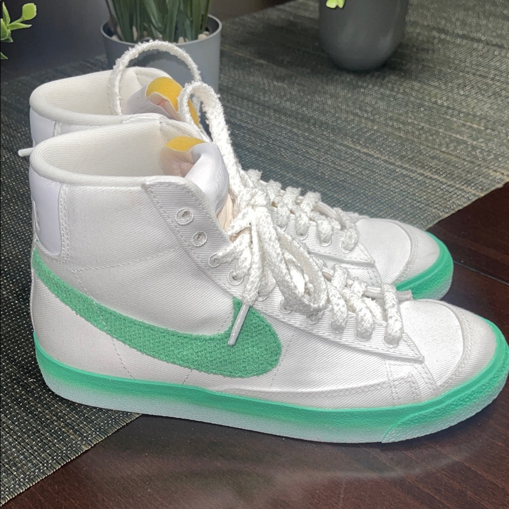 Nike White and Green Espadrilles